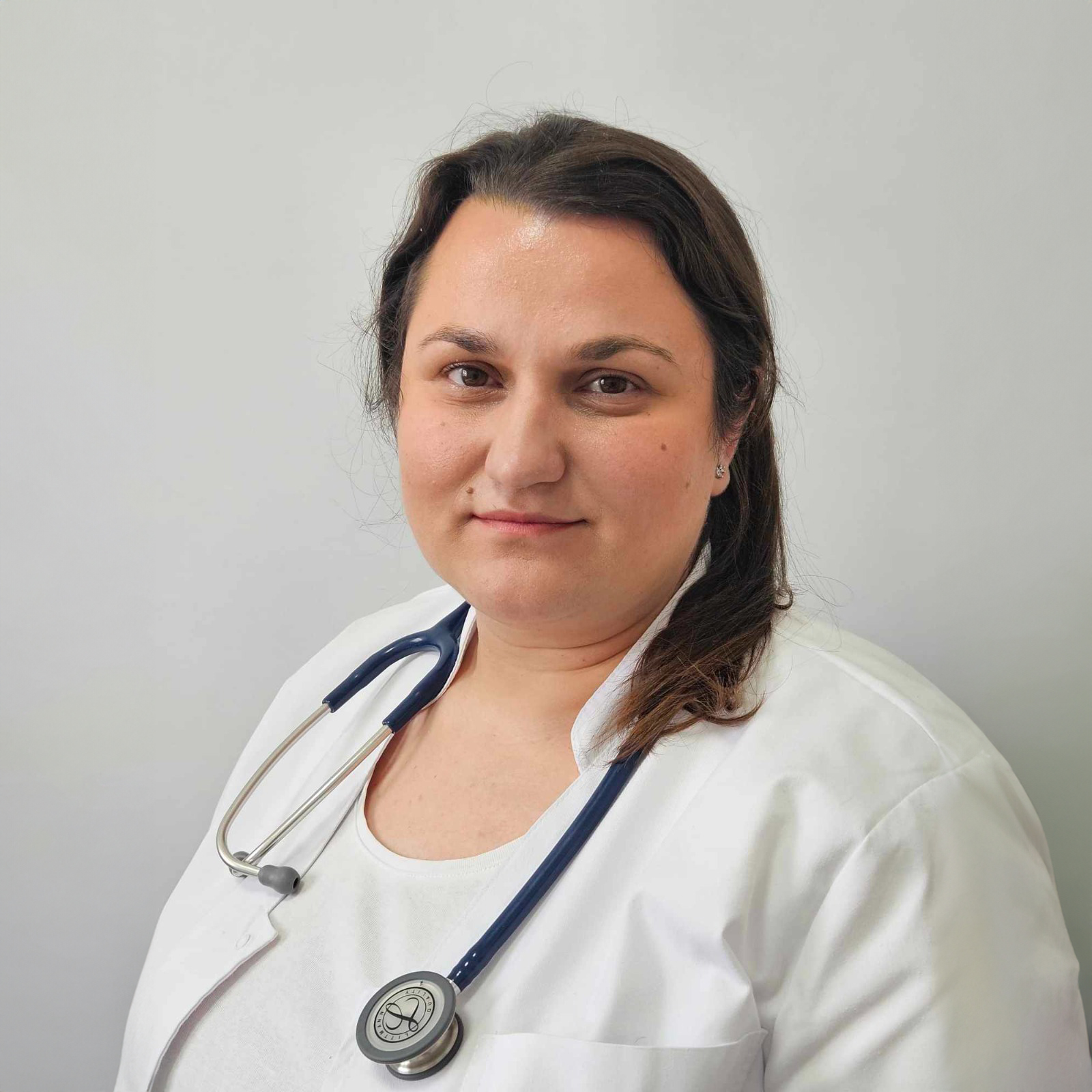 Dr. Bezdedeanu Anca